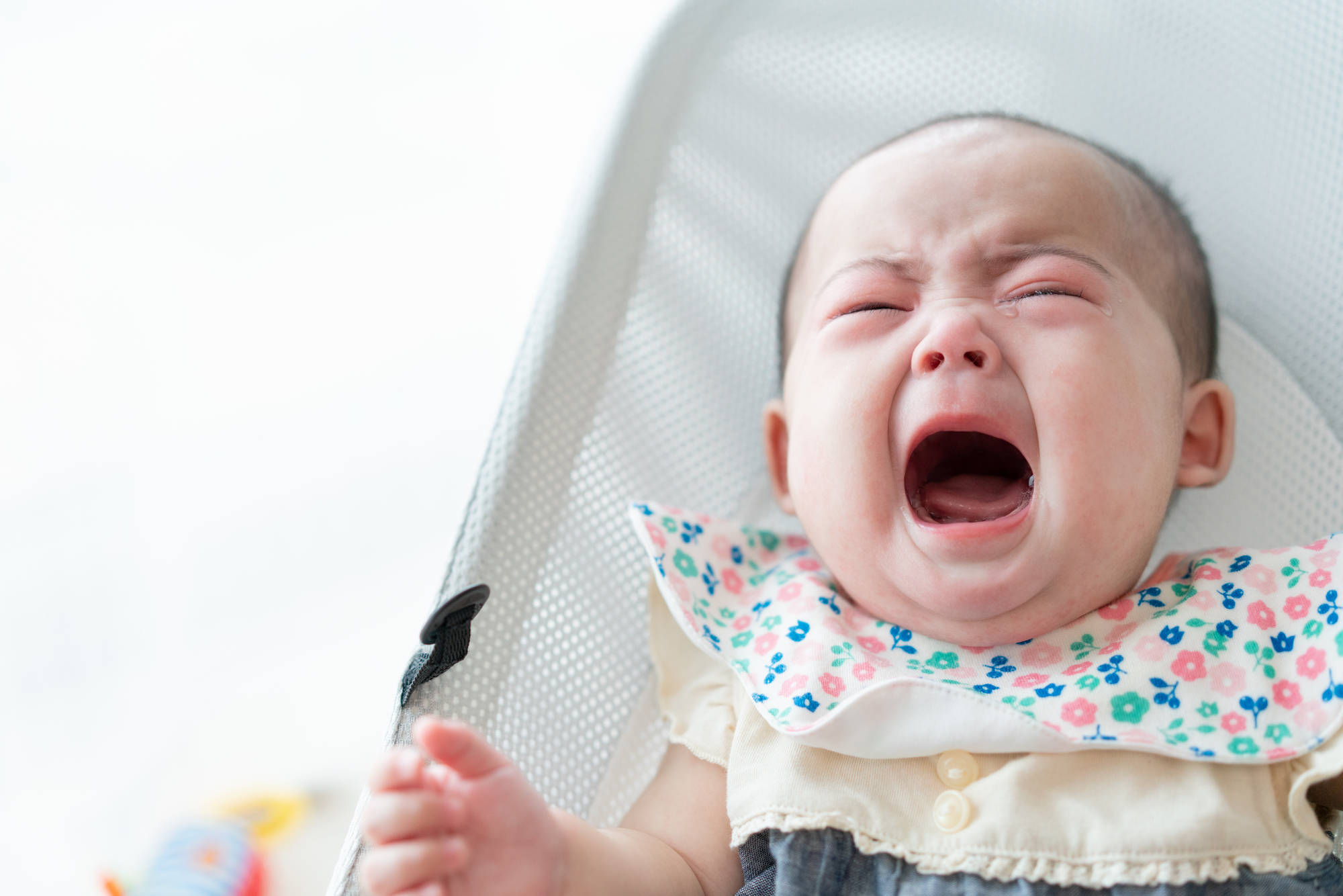 普段と違う泣き方をするこども